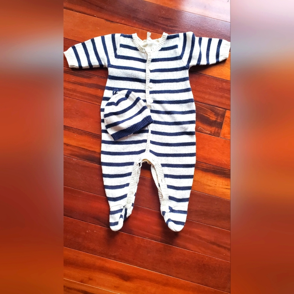 Baby Gap Sweater Knitted Long Sleeve Pants Onesie - NB to 3 months and Hat/Cap